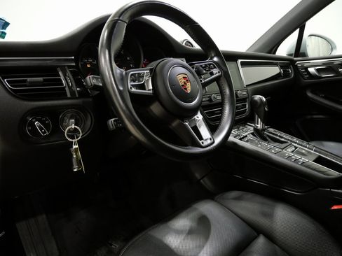 Used 2019 Porsche Macan image 11