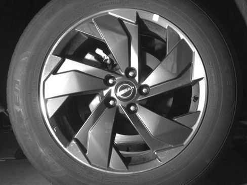 Used 2025 Nissan Rogue SV FWD image 18