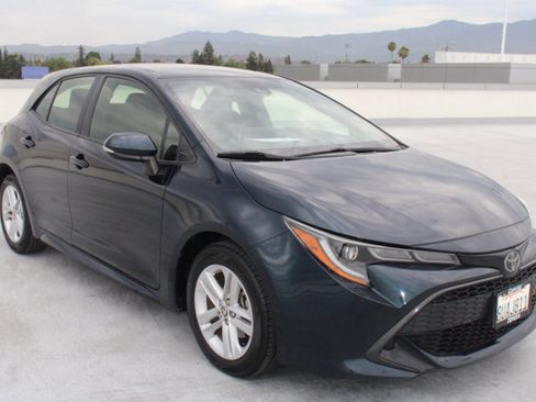 Used 2021 Toyota Corolla SE FWD image 2