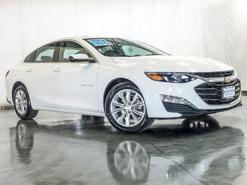 Used 2024 Chevrolet Malibu LT image 2