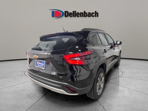 Used 2025 Chevrolet Trax LT w/ LT Convenience Package FWD image 5