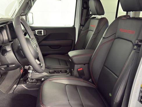 Used 2026 Jeep Wrangler Unlimited Rubicon w/ Steel Bumper Group image 26