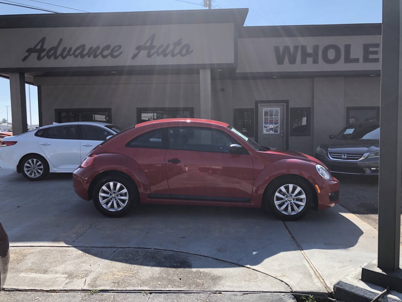 Used 2015 Volkswagen Beetle 1.8T Classic FWD image 1