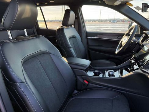 New 2026 Jeep Grand Cherokee Altitude image 20