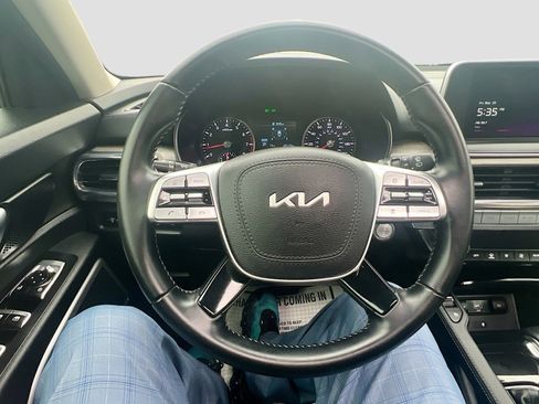 Used 2022 Kia Telluride EX image 11