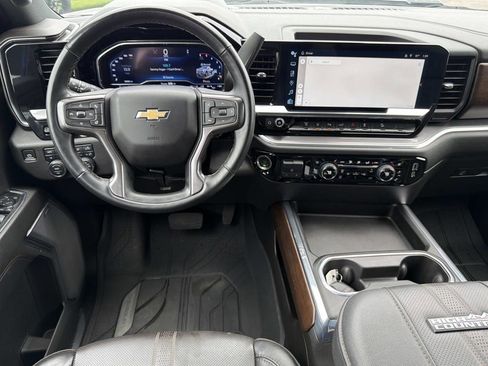 Used 2024 Chevrolet Silverado 2500 High Country w/ Technology Package AWD/4WD image 18