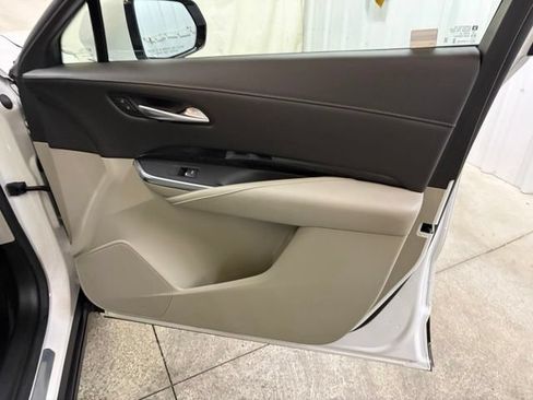 Used 2023 Cadillac XT4 Premium Luxury w/ Technology Package AWD/4WD image 32