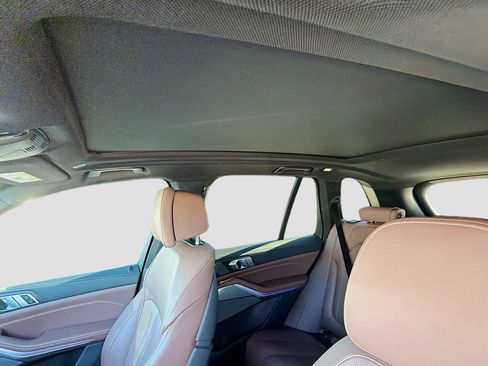 Used 2021 BMW X5 xDrive40i w/ M Sport Package image 27