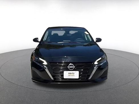 Used 2025 Nissan Altima 2.5 SV FWD image 4