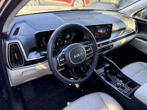 Used 2025 Kia Sorento S w/ Panoramic Sunroof Package FWD image 11