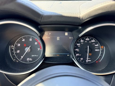 Used 2022 Alfa Romeo Stelvio Veloce image 13