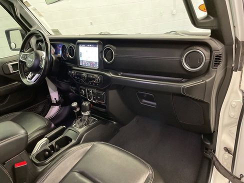 Used 2020 Jeep Gladiator Overland AWD/4WD image 33