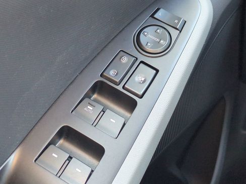 Used 2022 Hyundai Ioniq SE image 20