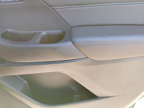 Used 2023 Chevrolet Traverse LT w/ LPO, Floor Liner Package image 21