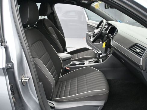 Used 2024 Volkswagen Jetta Sport image 17