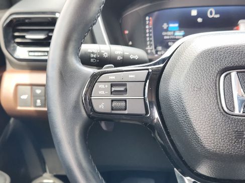 Used 2025 Honda Pilot Elite image 26