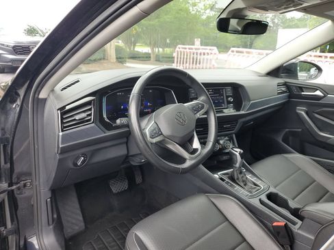 Used 2024 Volkswagen Jetta SE FWD image 18