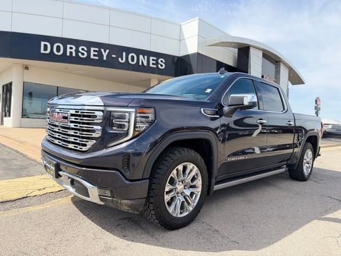 Used 2023 GMC Sierra 1500 Denali w/ Technology Package AWD/4WD image 1