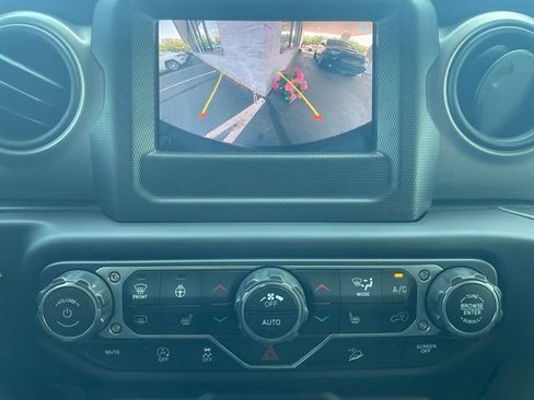 Used 2019 Jeep Wrangler Unlimited Sport S AWD/4WD image 19