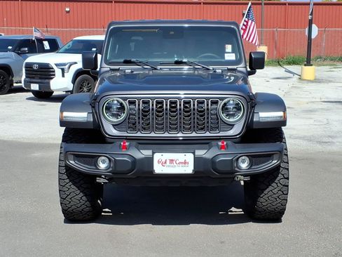 Used 2025 Jeep Gladiator Rubicon w/ Safety Group AWD/4WD image 3