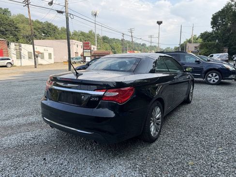 Used 2013 Chrysler 200 Limited FWD image 9