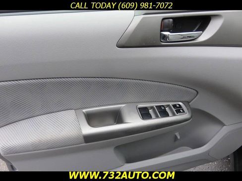 Used 2010 Subaru Forester 2.5X Premium image 34