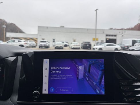 Used 2025 Toyota Camry LE image 21