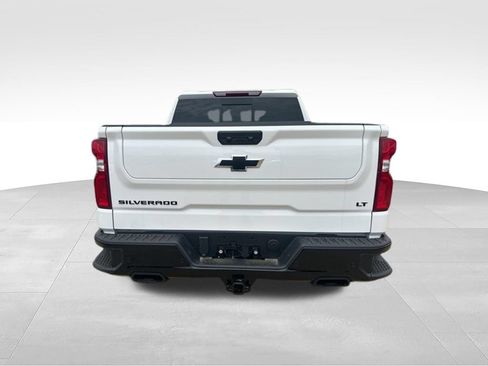 New 2026 Chevrolet Silverado 1500 LT Trail Boss w/ Dark Appearance Package AWD/4WD image 4