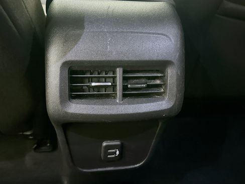 Used 2019 Chevrolet Equinox LS image 25