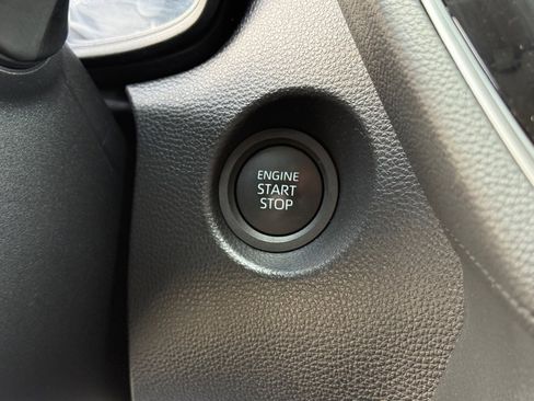 Certified 2025 Toyota Corolla Cross LE image 30