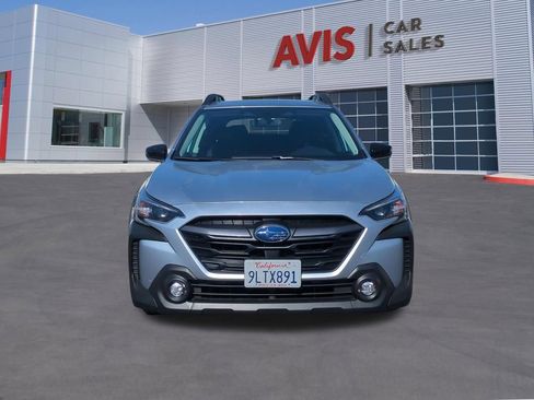 Used 2025 Subaru Outback Premium AWD/4WD image 2
