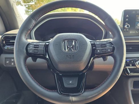 Used 2025 Honda Pilot Black Edition image 34