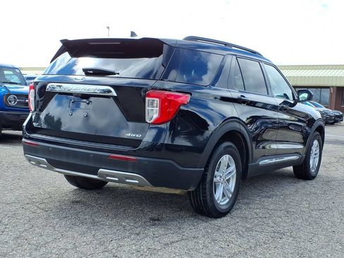 Used 2023 Ford Explorer XLT w/ Equipment Group 202A AWD/4WD image 5
