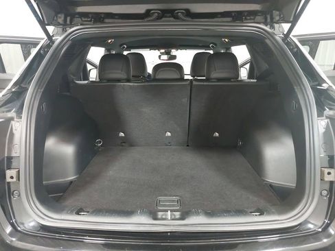 Used 2025 Jeep Compass Latitude image 12