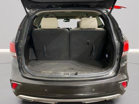 Used 2017 Hyundai Santa Fe Limited image 8