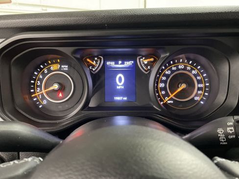 Used 2025 Jeep Wrangler Unlimited Sport AWD/4WD image 27