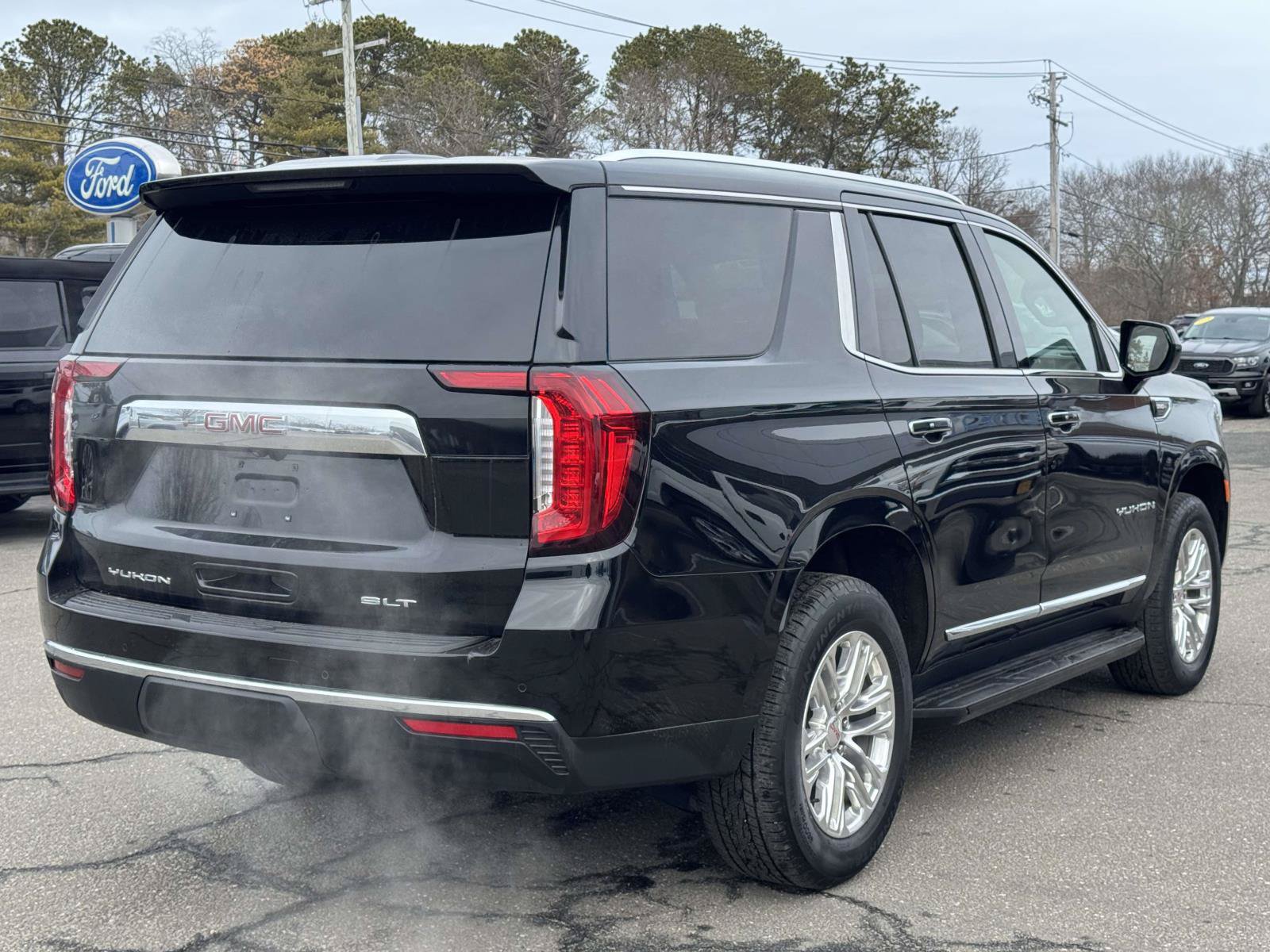 Used 2024 GMC Yukon SLT AWD/4WD image 5