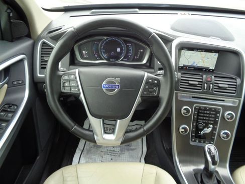 Used 2016 Volvo XC60 T5 Platinum w/ Protection Package image 29