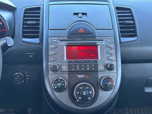 Used 2010 Kia Soul + w/ Audio Pkg image 9