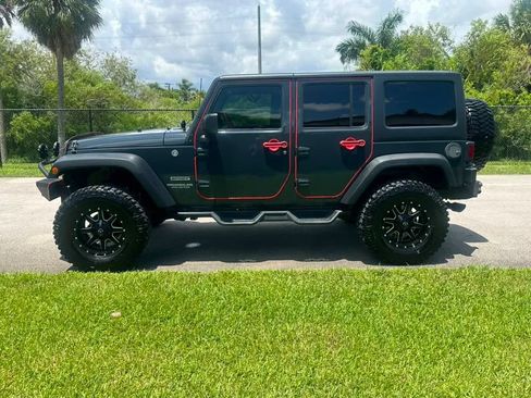 Used 2017 Jeep Wrangler Unlimited Sport w/ Quick Order Package 24S AWD/4WD image 7