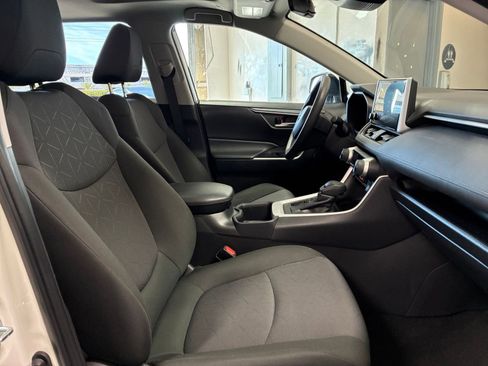Used 2025 Toyota RAV4 XLE w/ Convenience Package image 38