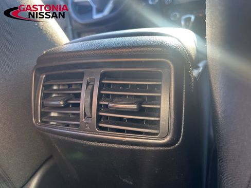 Used 2020 Nissan Rogue SV w/ Sun & Sound Touring Package image 37