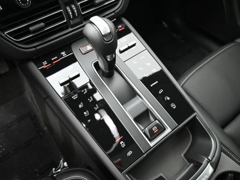 Certified 2026 Porsche Macan GTS AWD/4WD image 23