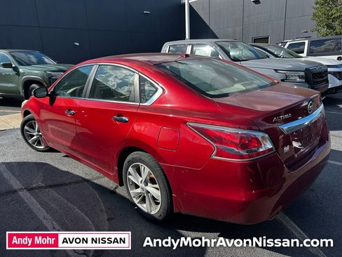 Used 2015 Nissan Altima 2.5 SV w/ Convenience Package image 3