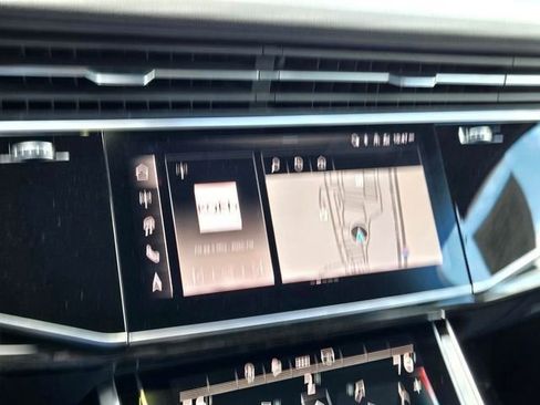 Used 2025 Audi Q7 3.0T Premium Plus image 21