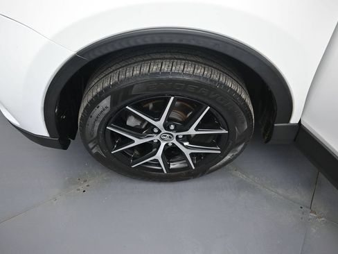 Used 2018 Toyota RAV4 SE AWD/4WD image 36