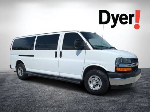 Used 2019 Chevrolet Express 3500 LT w/ LT Preferred Equipment Group RWD image 2
