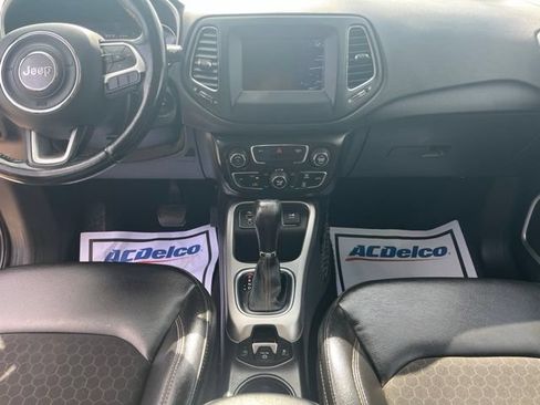 Used 2021 Jeep Compass Latitude FWD image 9