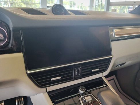 Used 2022 Porsche Cayenne GTS image 21