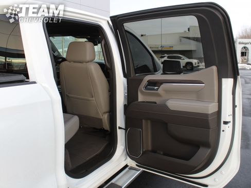 Certified 2025 GMC Sierra 1500 SLT w/ SLT Premium Plus Package image 24